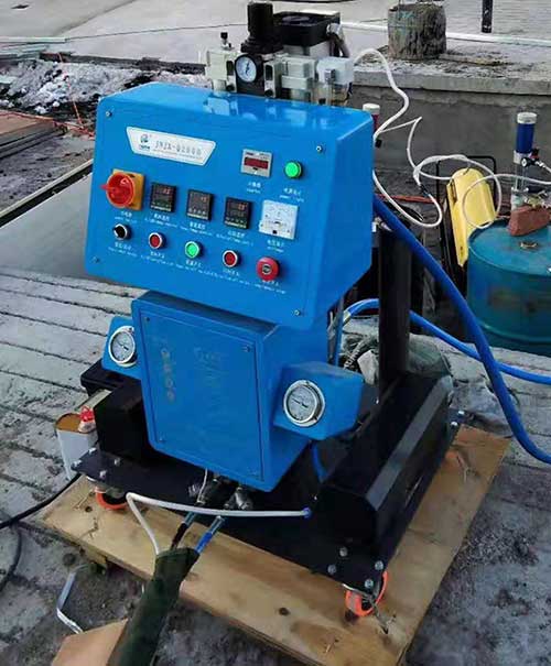 價(jià)格便宜的聚氨酯噴涂機(jī)(圖1) Q2600價(jià)格便宜的聚氨酯噴涂機(jī)