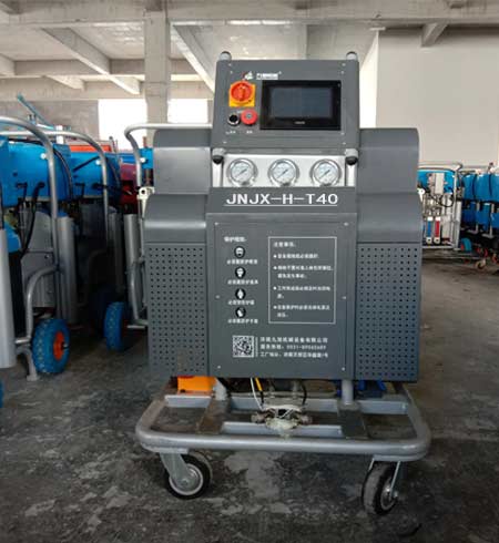 可移動聚氨酯發(fā)泡機(jī)(圖1) H-T40可移動聚氨酯發(fā)泡機(jī)