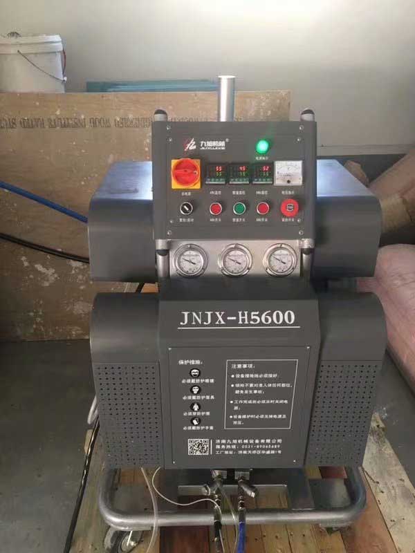濟(jì)南聚脲噴涂機(jī)(圖2) H5600濟(jì)南聚脲噴涂機(jī)液壓型